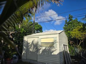 2321 N 57th Ave, Hollywood FL 33021