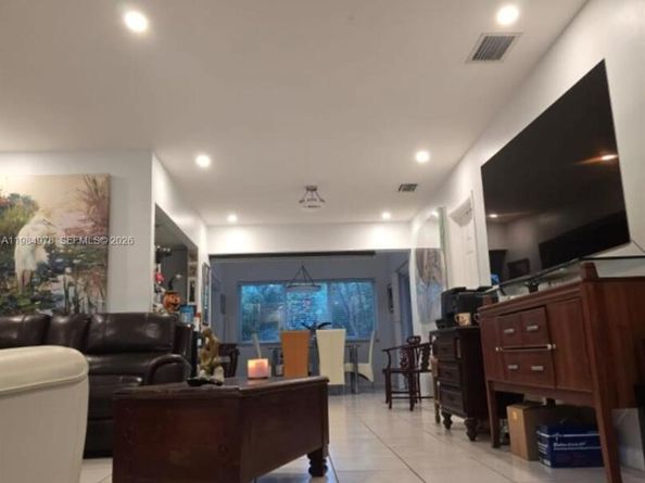 2321 N 57th Ave, Hollywood FL 33021