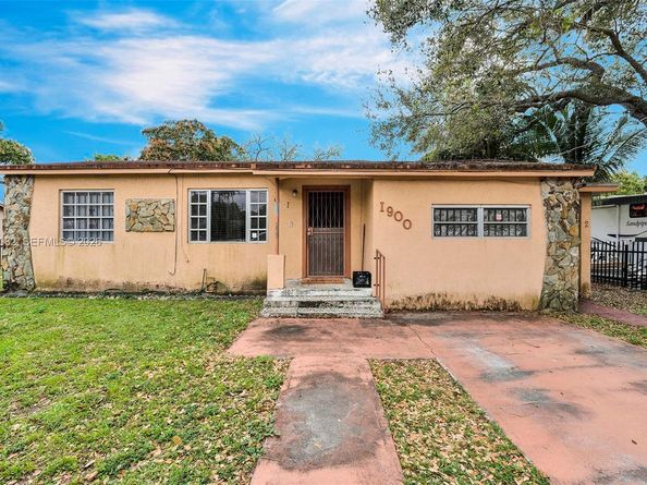 1900 NW 88th St, Miami FL 33147