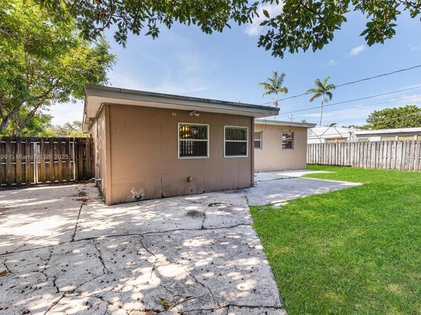 6416 N Grant St, Hollywood FL 33024