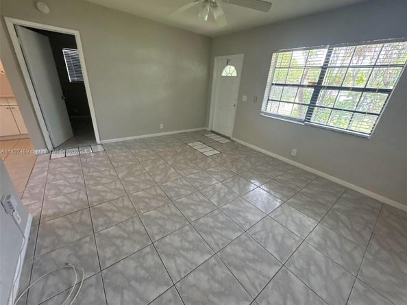6416 N Grant St, Hollywood FL 33024