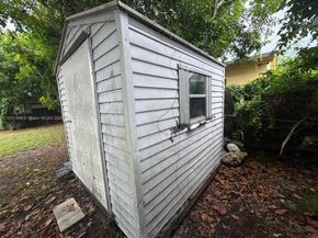 6416 N Grant St, Hollywood FL 33024