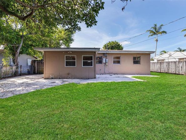 6416 N Grant St, Hollywood FL 33024