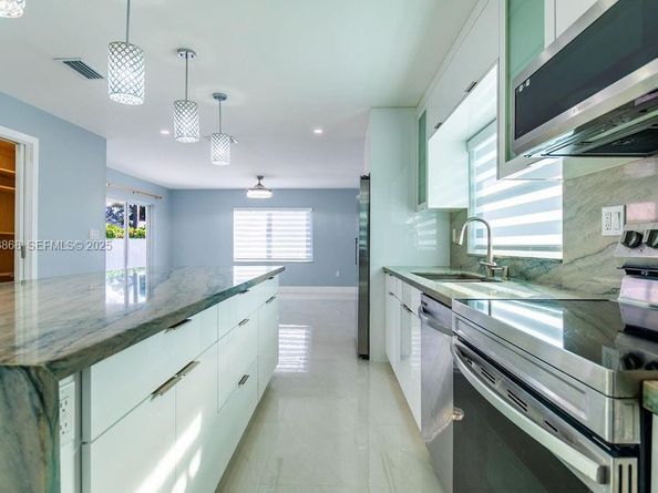 3425 SW 69th Ave, Miami FL 33155