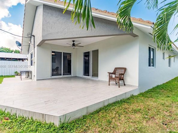 3425 SW 69th Ave, Miami FL 33155