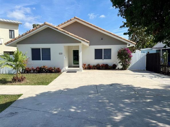 3425 SW 69th Ave, Miami FL 33155
