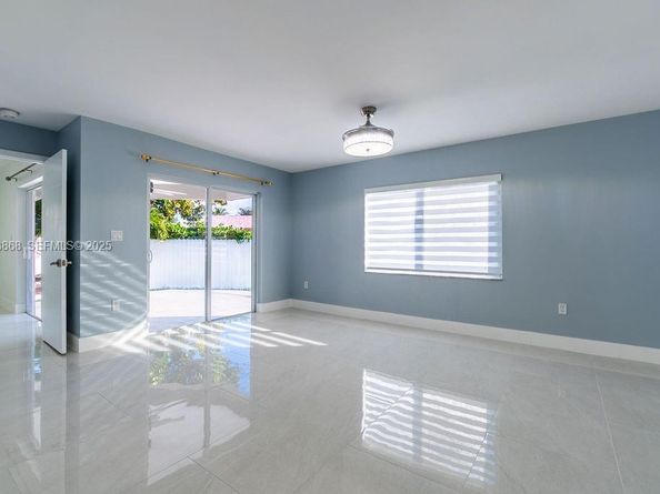 3425 SW 69th Ave, Miami FL 33155