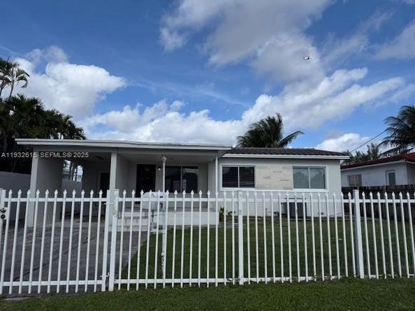 3551 NW 20th St, Miami FL 33142