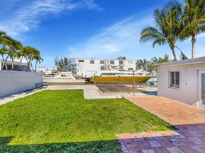 3551 NW 20th St, Miami FL 33142