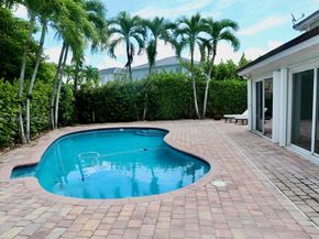 16335 SW 93rd St, Miami FL 33196