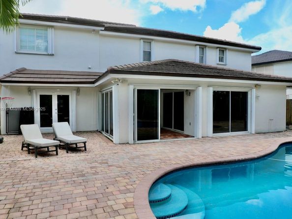 16335 SW 93rd St, Miami FL 33196
