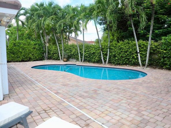 16335 SW 93rd St, Miami FL 33196