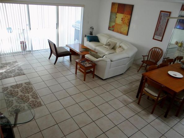 3500 Magellan Cir 714, Aventura FL 33180