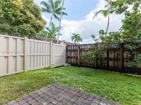 59 SE 3rd Ave, Hallandale Beach FL 33009