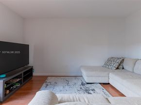 59 SE 3rd Ave, Hallandale Beach FL 33009