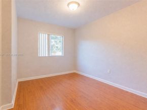 59 SE 3rd Ave, Hallandale Beach FL 33009