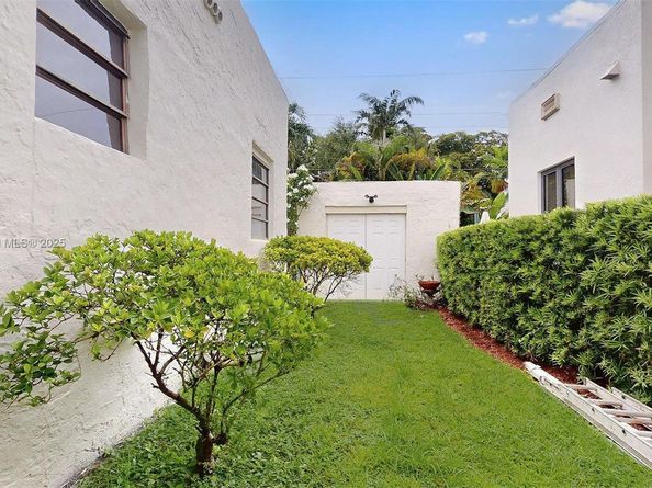 1111 Columbus Blvd, Coral Gables FL 33134