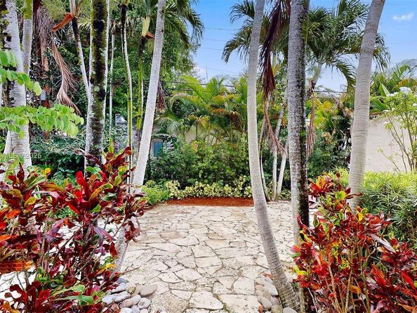 1111 Columbus Blvd, Coral Gables FL 33134