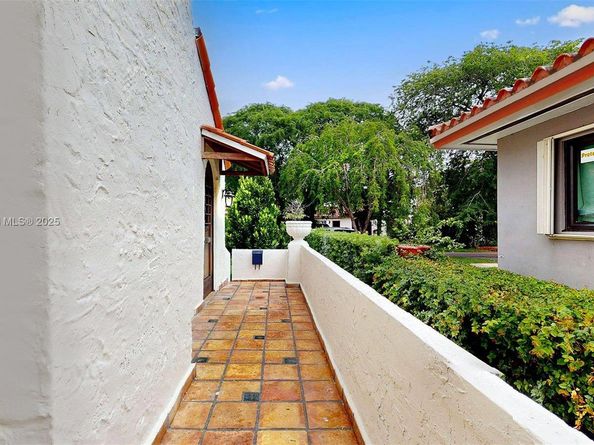 1111 Columbus Blvd, Coral Gables FL 33134