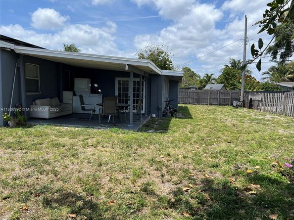 1885 NE 53rd St, Pompano Beach FL 33064