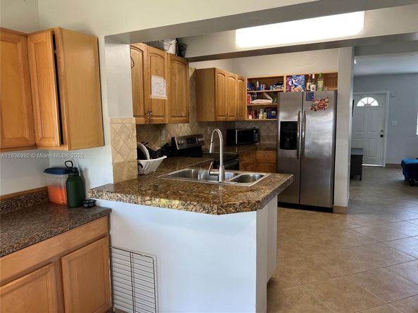 1885 NE 53rd St, Pompano Beach FL 33064
