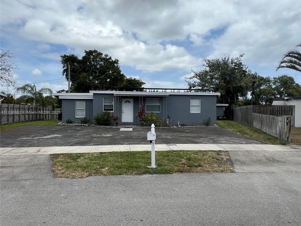 1885 NE 53rd St, Pompano Beach FL 33064