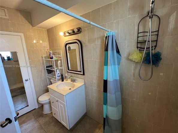 1885 NE 53rd St, Pompano Beach FL 33064