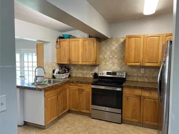 1885 NE 53rd St, Pompano Beach FL 33064