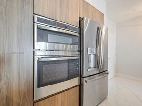 325 S Biscayne Blvd 2515, Miami FL 33131