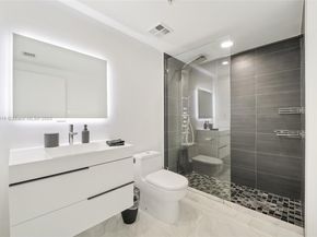325 S Biscayne Blvd 2515, Miami FL 33131