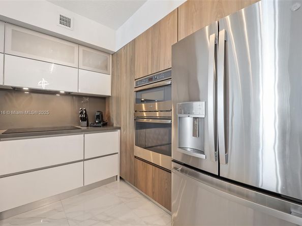 325 S Biscayne Blvd 2515, Miami FL 33131