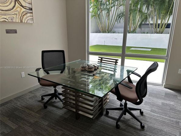 1010 SW 2nd Ave PH06, Miami FL 33130