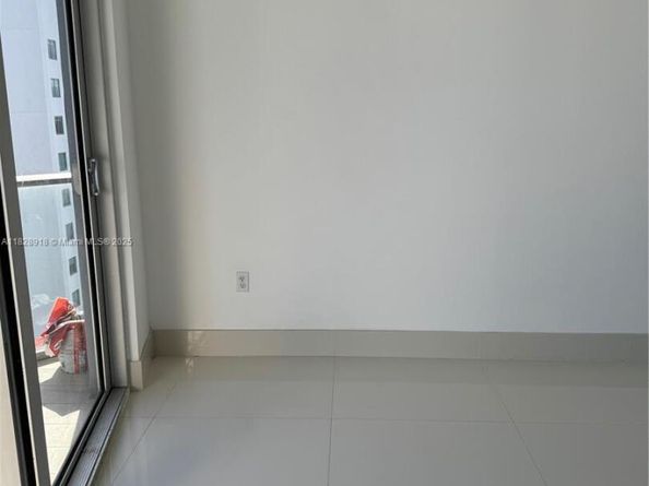 1010 SW 2nd Ave PH06, Miami FL 33130