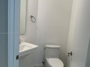 1010 SW 2nd Ave PH06, Miami FL 33130