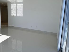 1010 SW 2nd Ave PH06, Miami FL 33130
