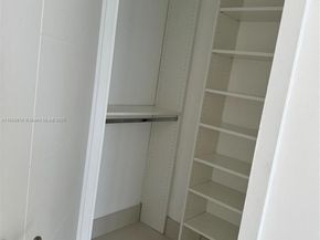 1010 SW 2nd Ave PH06, Miami FL 33130