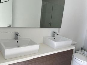 1010 SW 2nd Ave PH06, Miami FL 33130
