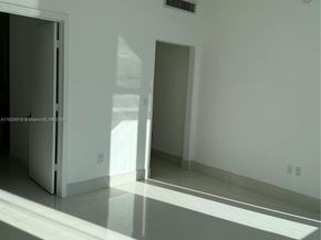 1010 SW 2nd Ave PH06, Miami FL 33130