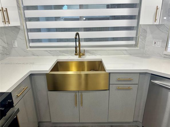 2771 W River Run Cir W, Miramar FL 33025