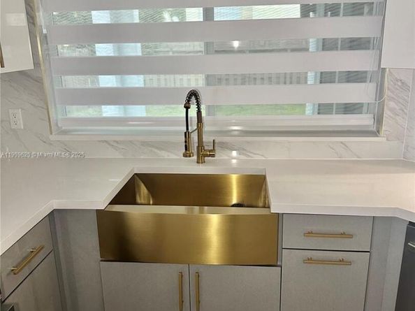 2771 W River Run Cir W, Miramar FL 33025