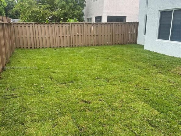 2771 W River Run Cir W, Miramar FL 33025