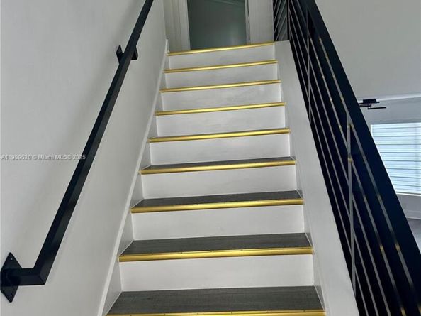 2771 W River Run Cir W, Miramar FL 33025