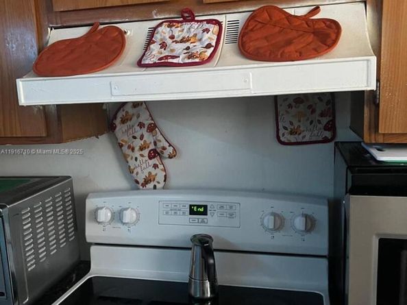 19825 SW 114th Ave 323, Miami FL 33157