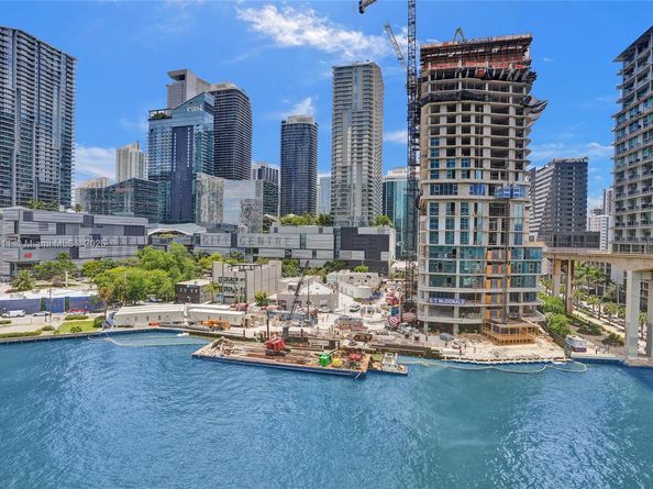 92 SW 3rd St 905, Miami FL 33130