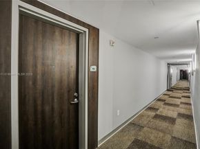 92 SW 3rd St 905, Miami FL 33130