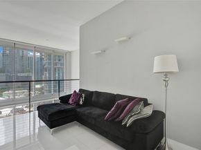 92 SW 3rd St 905, Miami FL 33130