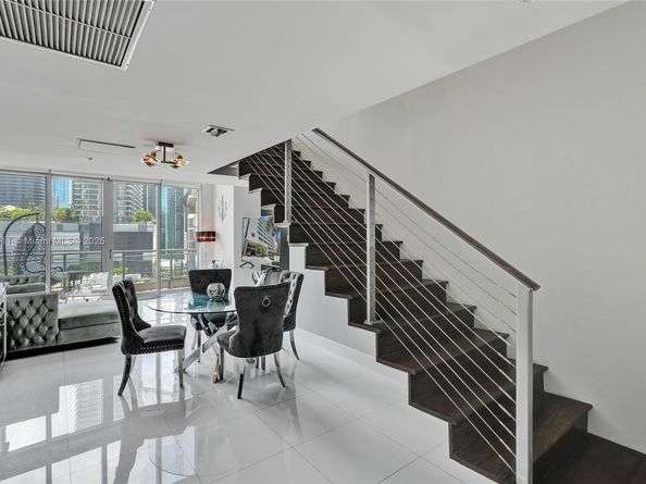 92 SW 3rd St 905, Miami FL 33130