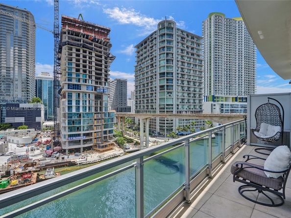 92 SW 3rd St 905, Miami FL 33130