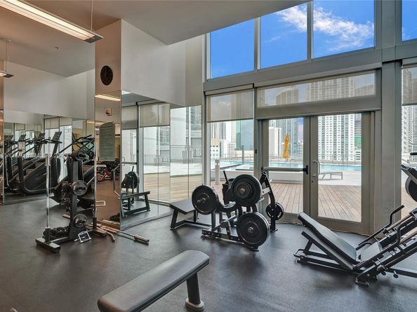 92 SW 3rd St 905, Miami FL 33130