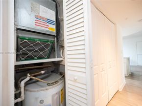 18890 NW 57 ave 210, Hialeah FL 33015